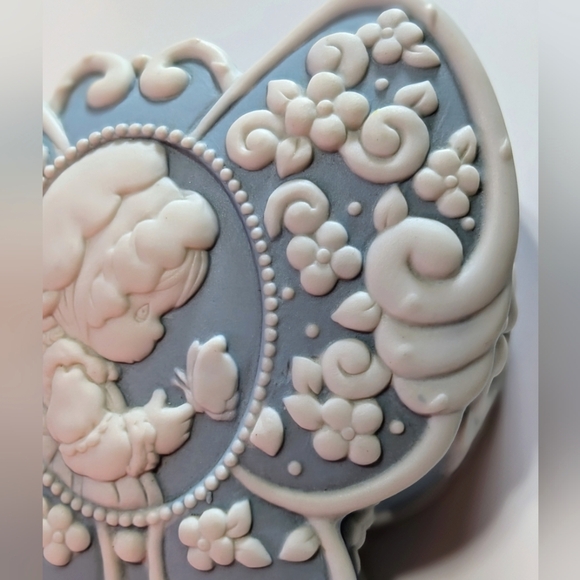 Vintage 1996, Precious Moments/Enesco, Blue Butterfly, Trinket Box - Picture 11 of 13